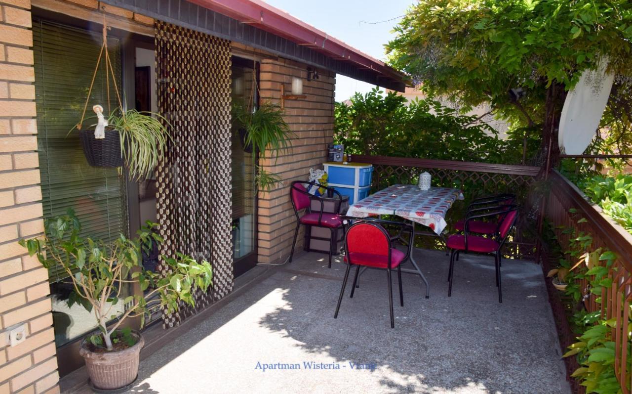 Apartman Wisteria รานเย ภายนอก รูปภาพ